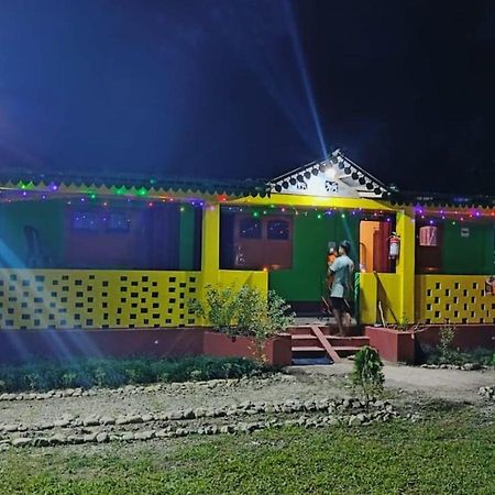 Leo Jungle Retreat By Stayapart , Jaldapara Madari Hat Bagian luar foto