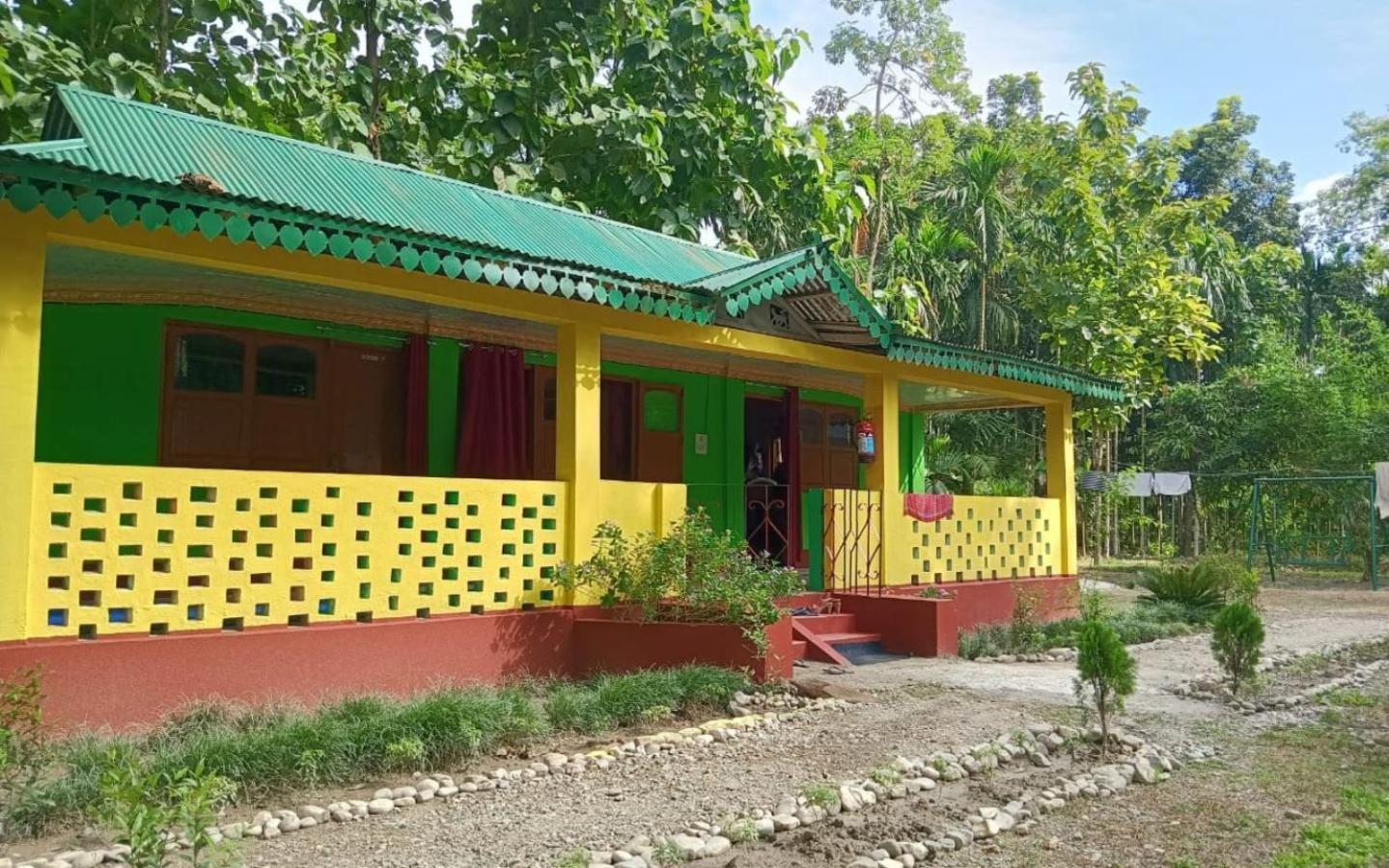 Leo Jungle Retreat By Stayapart , Jaldapara Madari Hat Bagian luar foto